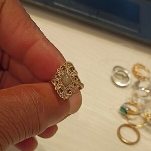 Elegant Gold Tone Filigree Ring